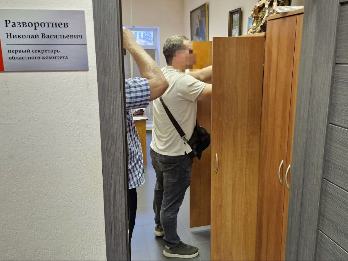 Полиция проводит обыски в штабе липецкого отдела КПРФ