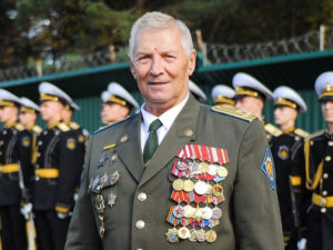 Baza: в Саратове полицейский пригрозил расстрелом защищавшим парк людям