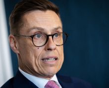  «Не будет через 15 минут»: в США президента Финляндии осадили за угрозу уничтожить ядерные объекты РФ 