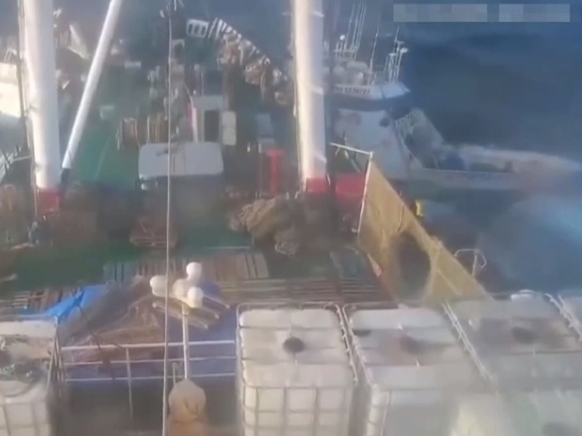 Моряк из России выжил после кораблекрушения у берегов Мавритании