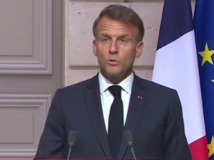 Макрон заявил, что 26 стран готовы разместить военных на Украине