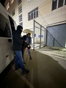 Задержали