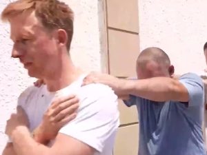 «Воду почти не дают»: СМИ раскрыли, как живут задержанные в Баку россияне