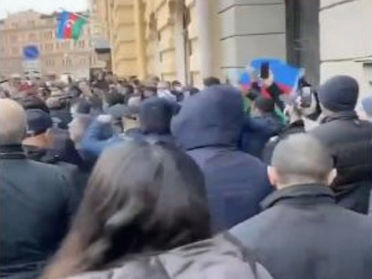 Шествие в Санкт-Петербурге азербайджанцев сорвано