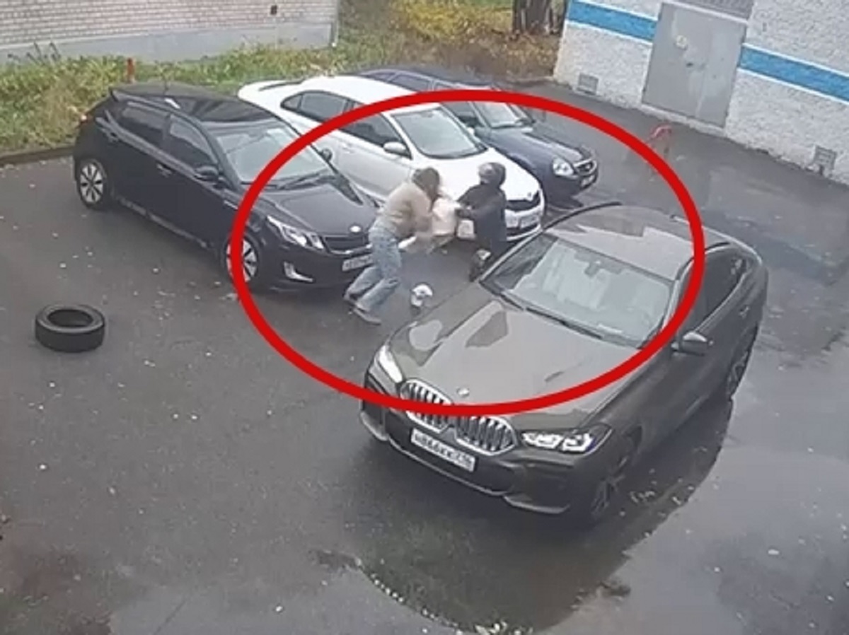 В Казани сталкер напал с ножом на жену известного бизнесмена