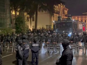 Майдан в Грузии: 21 полицейский пострадал, организаторы протестов задержаны