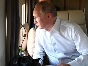Путин в самолете