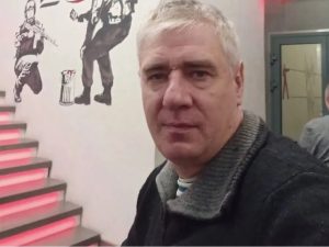Умер