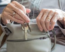 пенсионерка