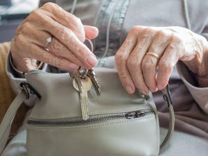 пенсионерка