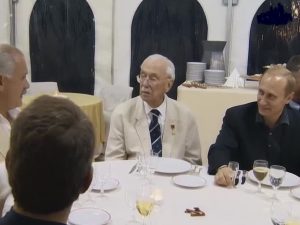 Путин рассказал, как его облили вином на дне рождения Никиты Михалкова