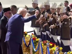 Трамп танец в Малайзии