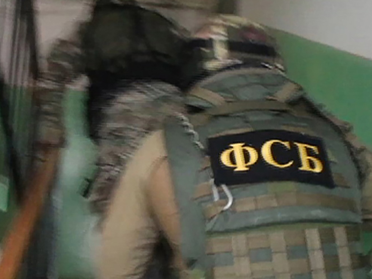 ФСБ задержала пятерых готовивших массовые расправы в России человек