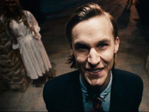 10 фильмов, похожих на Долгую прогулку, где людям приходится играть по опасным правилам