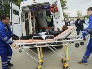 В Чечне на похоронной процессии обрушился балкон: пострадали не менее 84 человек