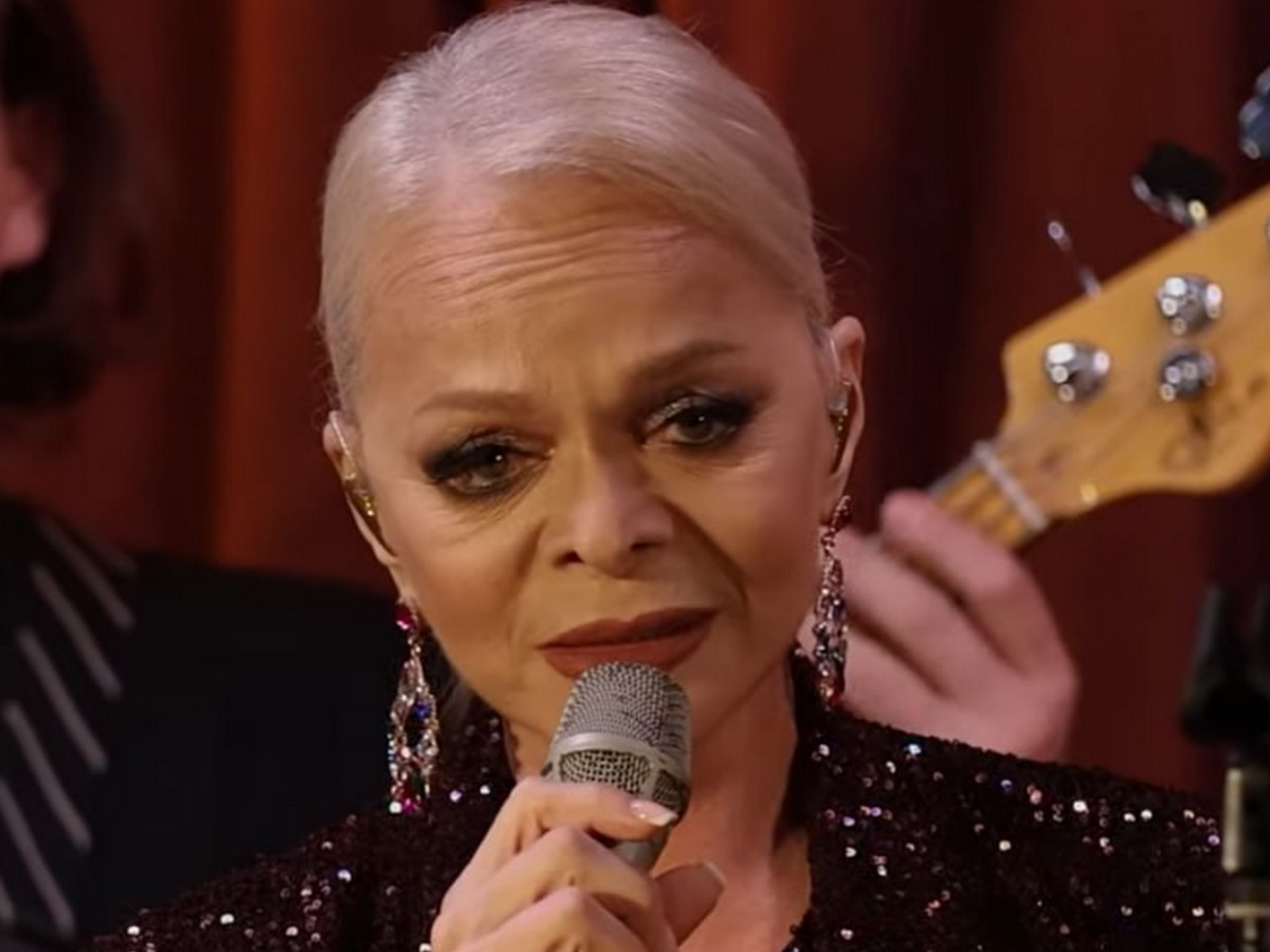 Лариса Долина