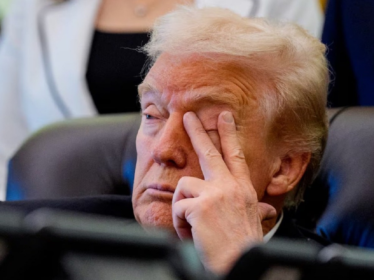 Заснувшего во время встречи Трампа высмеяли в Сети