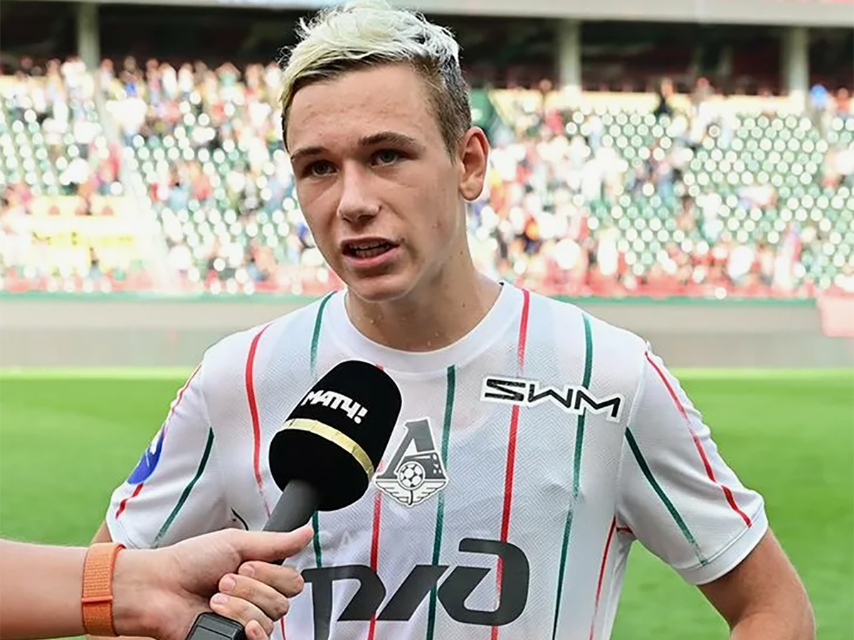 Футболист Батраков