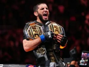 Махачев стал первым двойным чемпионом UFC из России