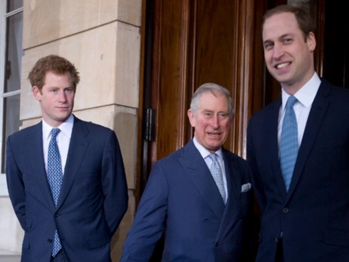 Карл III принцы Гарри и Уильям