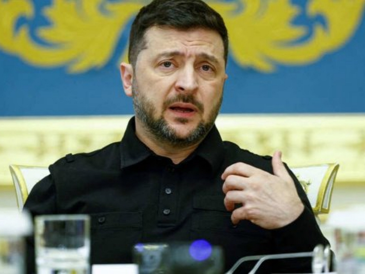 «Защитите пацанов или будьте прокляты!»: Зеленский умолял генералов спасти бойцов ВСУ из окружения