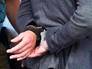 Арестован за взятку