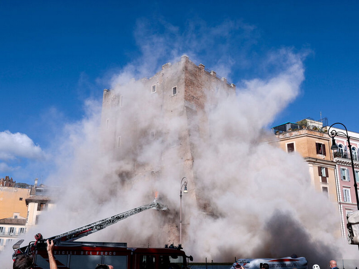 башня в Италии рухнула