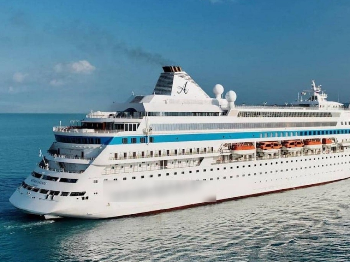У берегов Турции на круизном лайнере заблокированы более 600 россиян