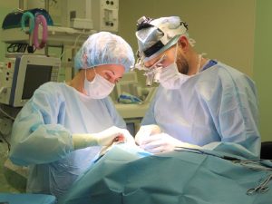 «Пол был залит кровью»: в Петербурге 15-летнему подростку разорвало желудок после колы с «Ментосом»