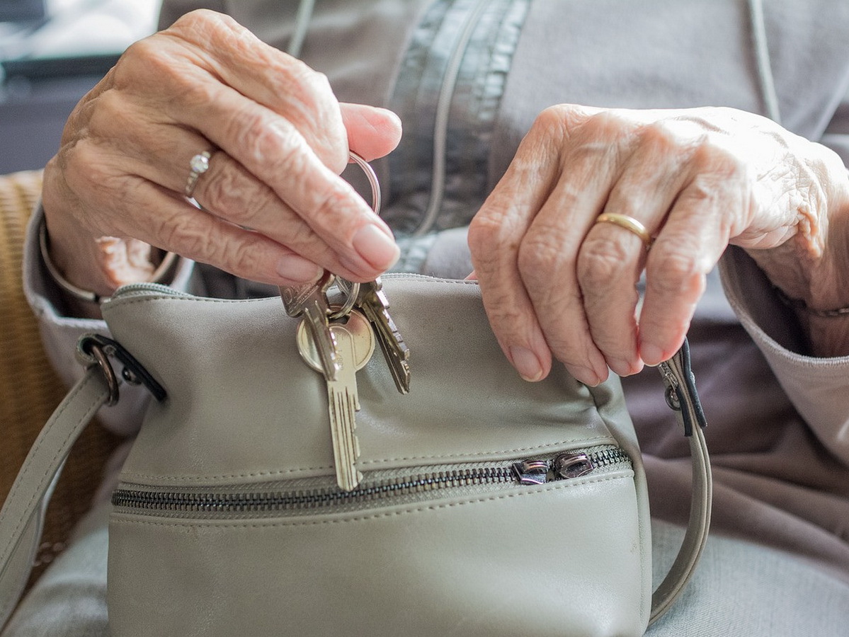 пенсионерка