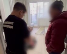 Мать исчезла: в Челябинске в диване нашли тело 5-летней девочки