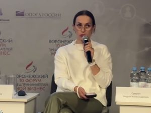 Вице-мэр Воронежа с сумкой Louis Vuitton за 500 тыс. оскорбила прилюдно горожан