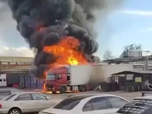 В Подмосковье сняли на видео эпичный взрыв на парковке