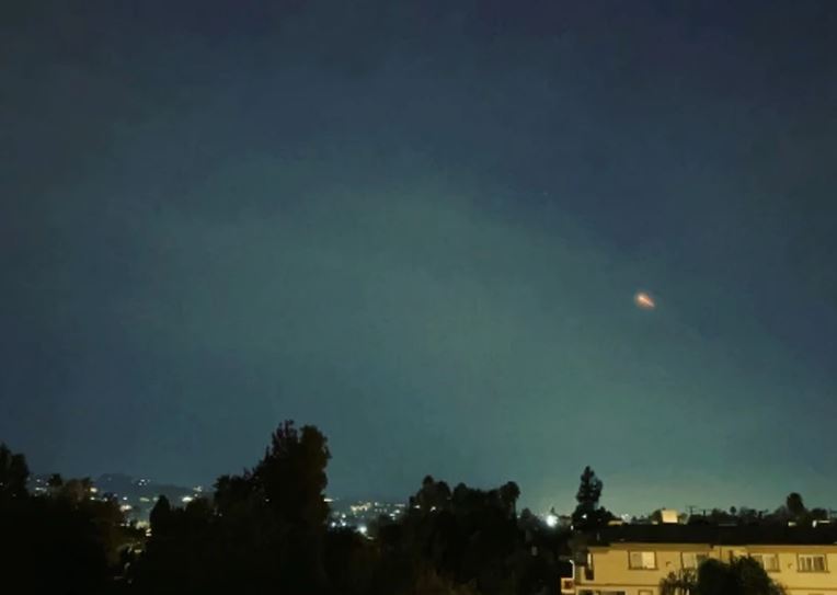 Над Москвой вновь заметили метеорит. СМИ заподозрили в этом секретное оружие США Над Москвой вновь заметили метеорит. СМИ заподозрили в этом секретное оружие США