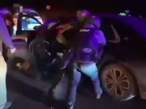 Сотрудники СОБРа жестко задержали этническую ОПГ, пытавшую семьи бойцов СВО