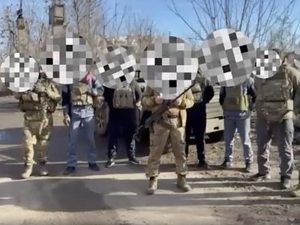 С оружием в руках: бойцы СВО с передовой записали видео из-за решения чиновников