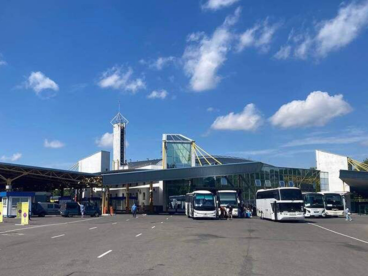 очередь из грузовиков