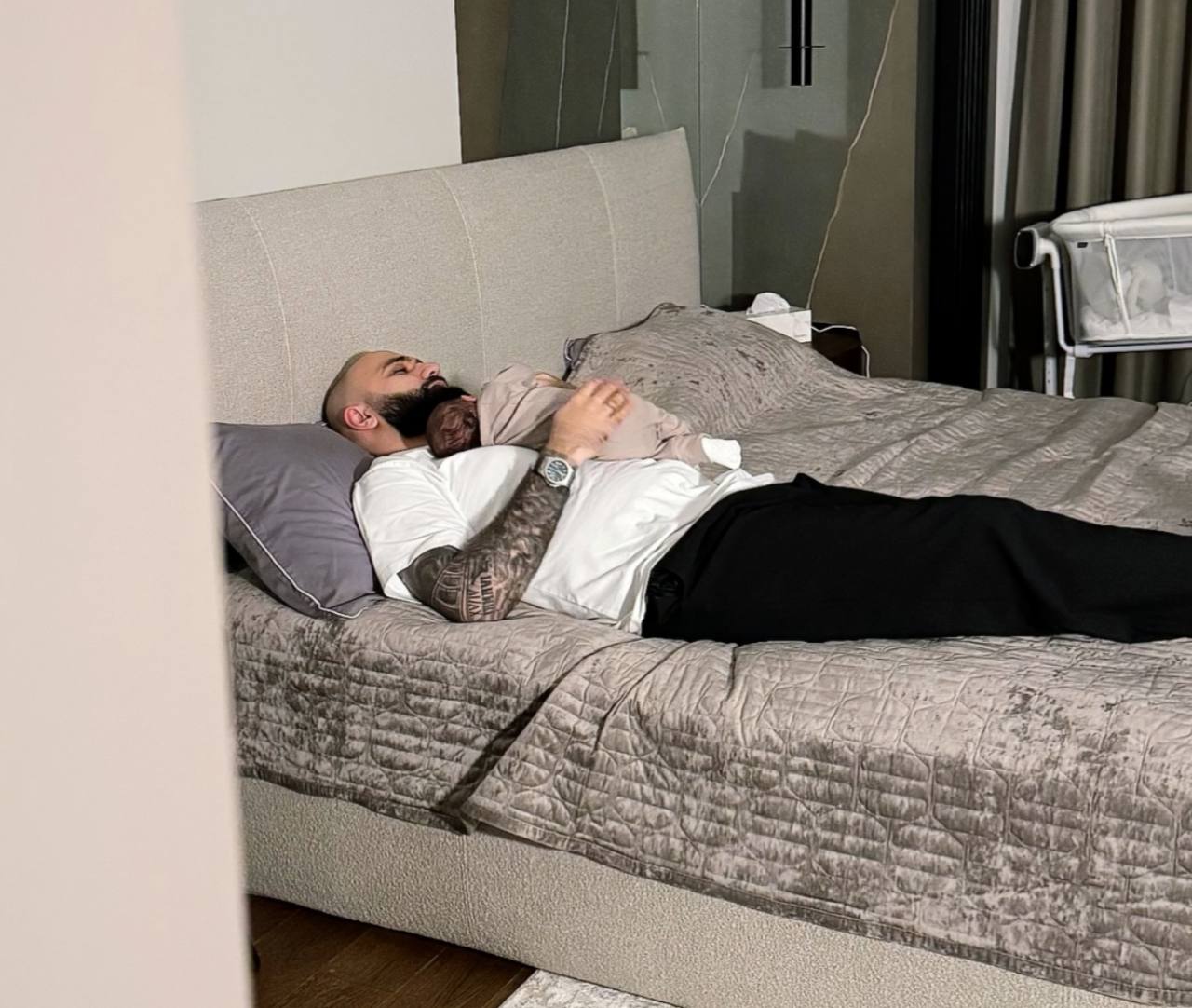 Знаменитости, которые отметили прибавление в семье в 2025 году