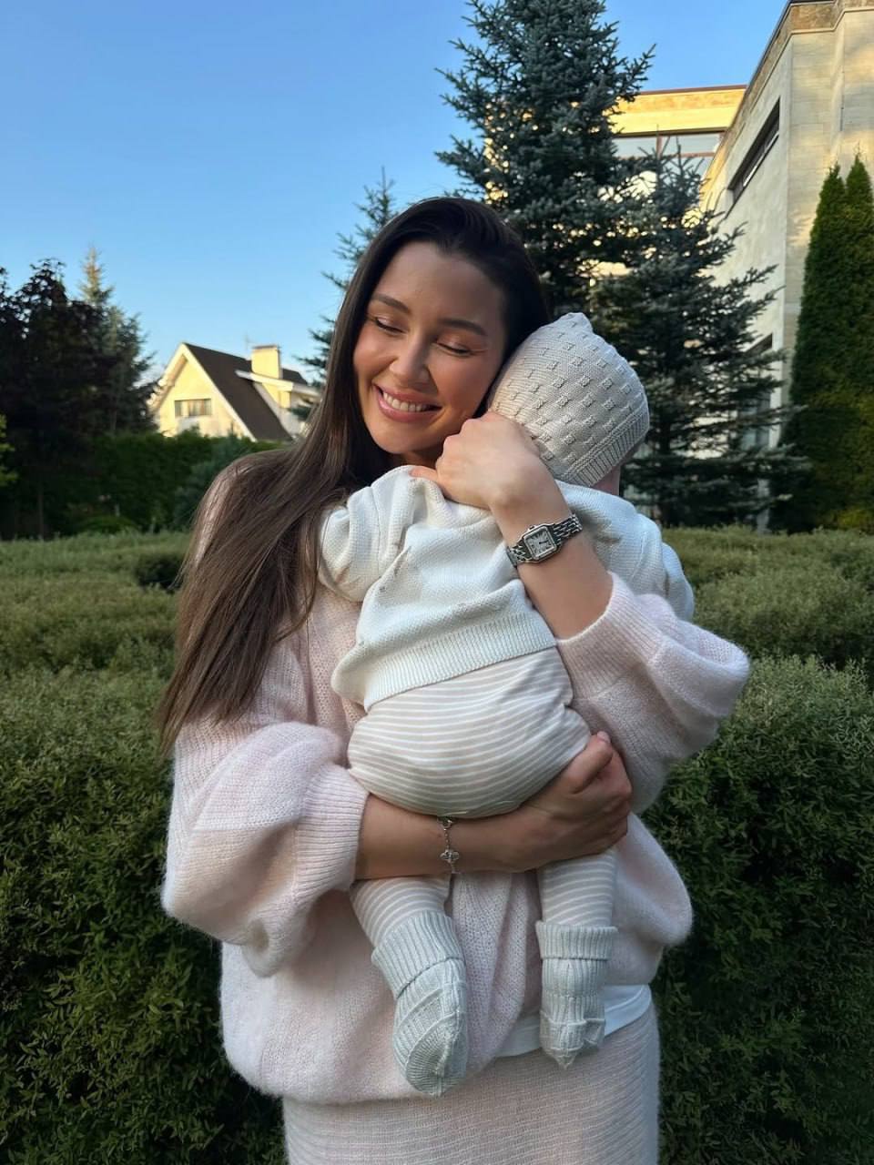 Знаменитости, которые отметили прибавление в семье в 2025 году