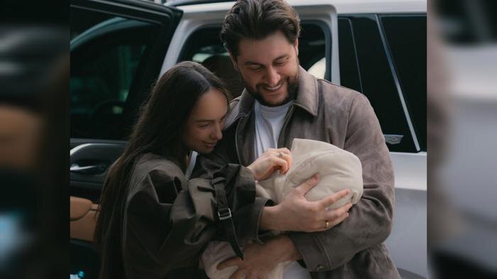 Знаменитости, которые отметили прибавление в семье в 2025 году