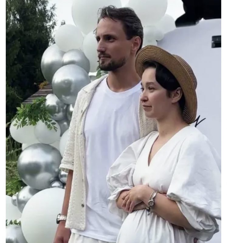 Российская тиктокерша потеряла ребенка при домашних родах в бассейне