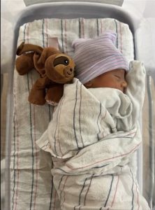 Анна Курникова в 44 года родила четвертого ребенка Иглесиасу