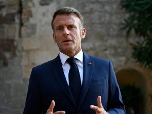 Макрон призвал не бить по энергосистеме Украины зимой. В России дали ответ