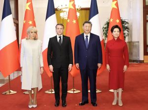 Макрон с женой в Китае