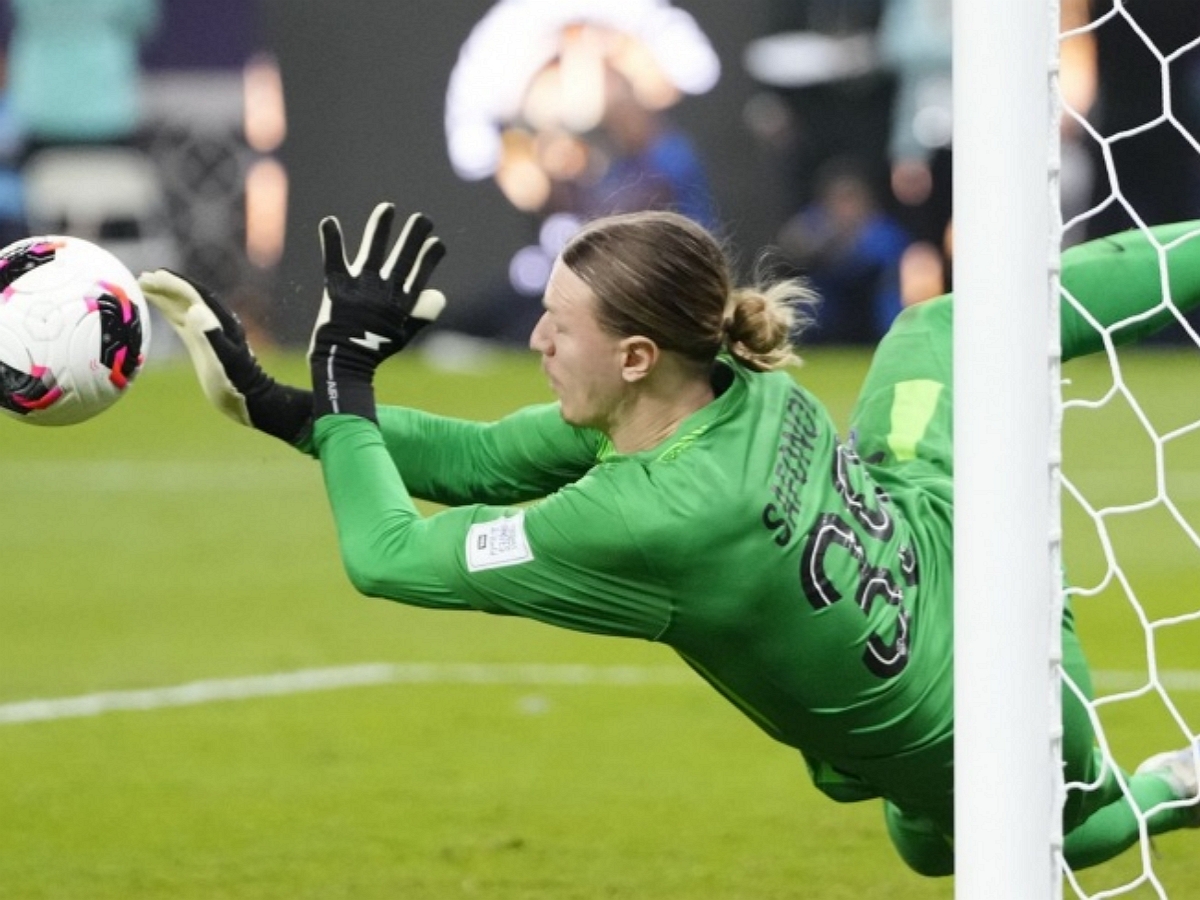 Сафонов сломал руку во время финала Межконтинентального кубка 