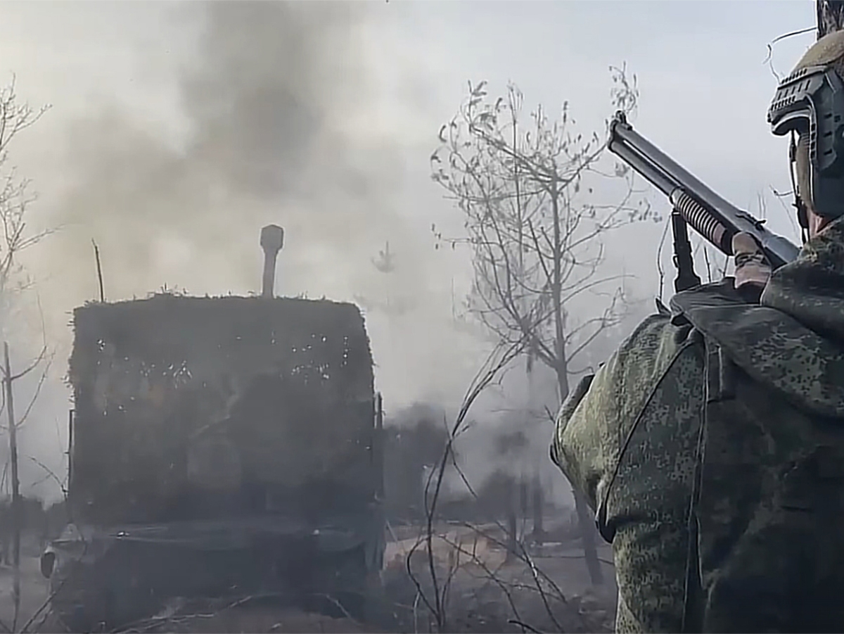 Удары по боевикам ВСУ при попытке прорваться в Купянск сняли на видео Удары по боевикам ВСУ при попытке прорваться в Купянск сняли на видео