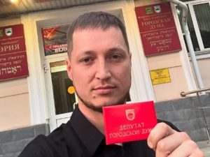 «Не дай бог, товарищ майор увидит»: депутат высмеял страхи россиян о слежке в Mах