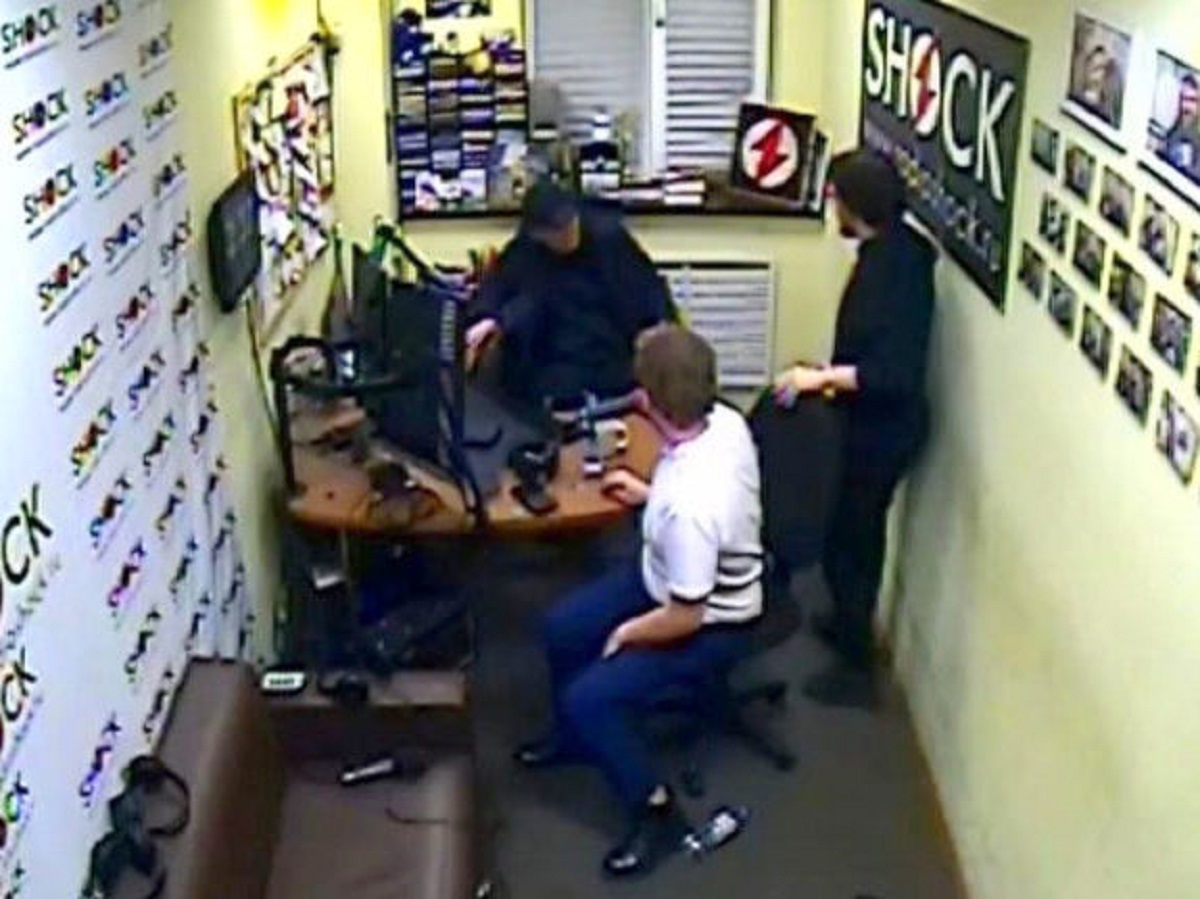 СМИ: из России выгнали казаха, выступившего против Путина в прямом эфире СМИ: из России выгнали казаха, выступившего против Путина в прямом эфире