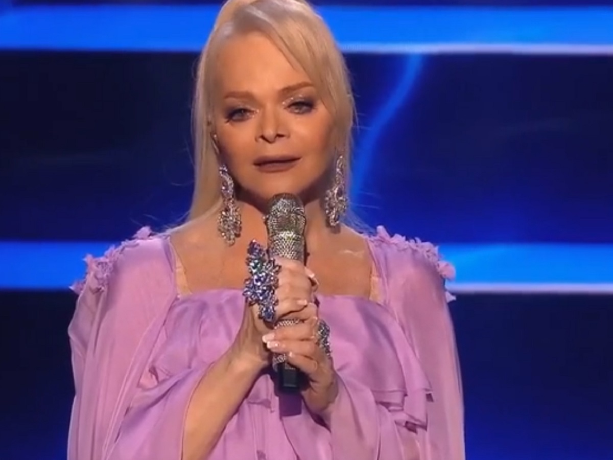 Лариса Долина предложила поэтапно вернуть 112 млн: Лурье не согласна