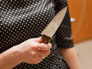 Мать зарезала двух малолетних детей после ссоры с супругом